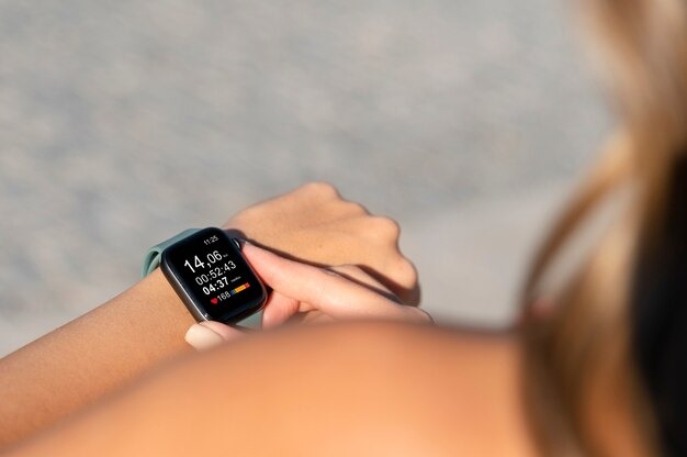 Компания HONOR презентовала смарт-часы Watch GS 4