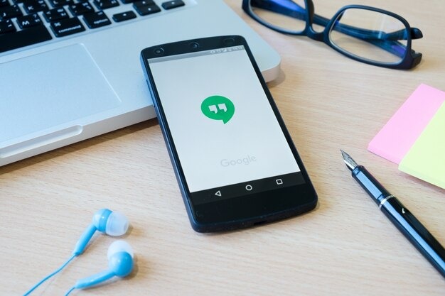 WABetaInfo: пользователи iOS смогут входить в WhatsApp при помощи пароля