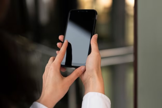 Infinix показала новую версию смартфона-хамелеона с изменчивым корпусом
