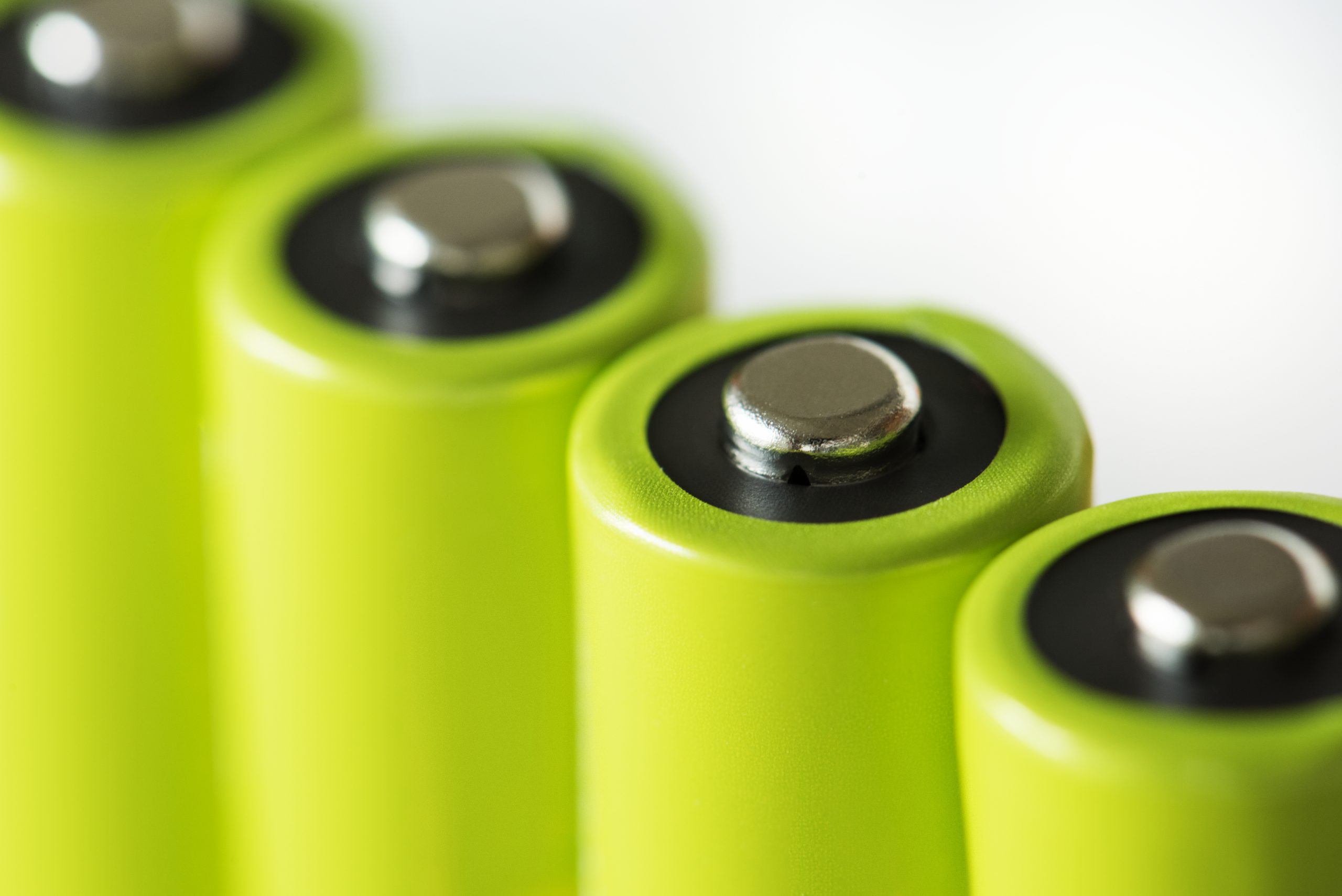 Ученые университетов Клемсона и Хунаня создали самотушащиеся литиевые батареи