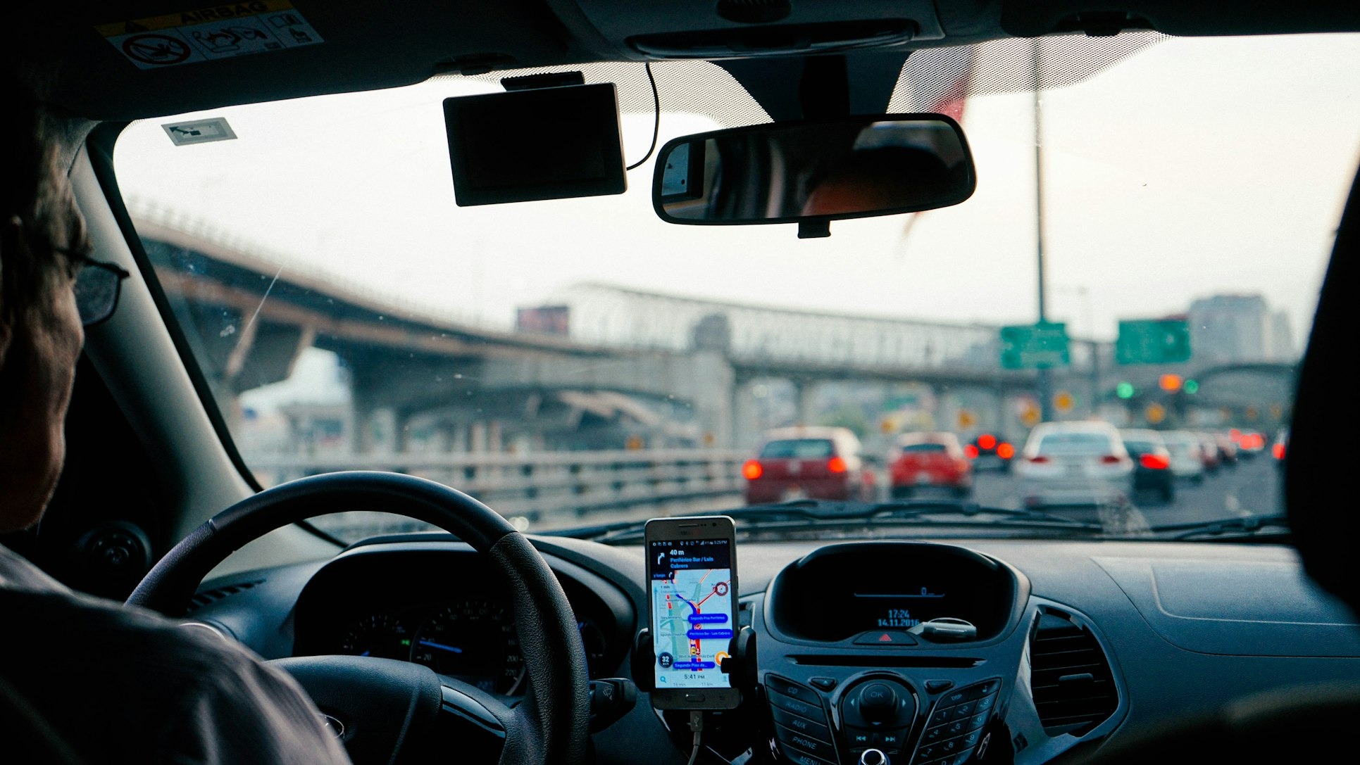 Блогер заплатил за такси от Uber 1,7 млн рублей